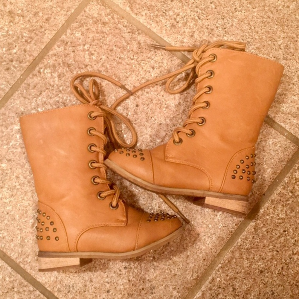 Toddler girls lace up combat-style boots size 6
